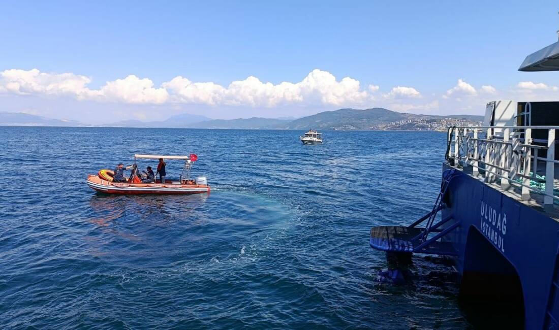 Bursa’da panik anları! Denize açılan çocuk, kıyıya dönemedi… Bursa'nın Mudanya ilçesinde kontrolden çıkarak sürüklenen bottaki 15 yaşlarındaki çocuk,