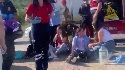 Bursa’da işçi servisi ile otomobilin kafa kafaya çarpıştığı kazada ilk