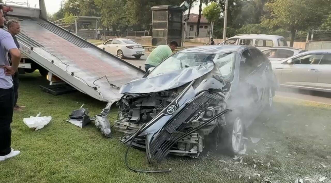 bursada takla atan aractan burunlari bile kanamadan ciktilar bedf0c706b65