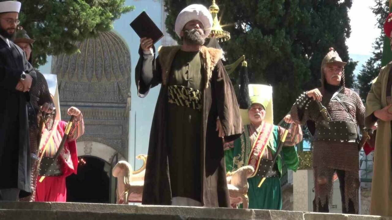 Bursa'da tarihi tören: Çelebi Mehmed dualarla anıldı 6 bursada tarihi toren celebi mehmed dualarla anildi 6abc401ded30