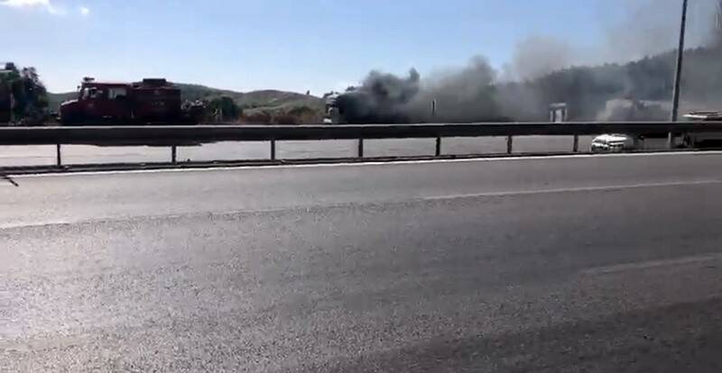 Bursa’da TIR alev topuna döndü 1 bursada tir alev topuna dondu 5bb4a7dd9d34