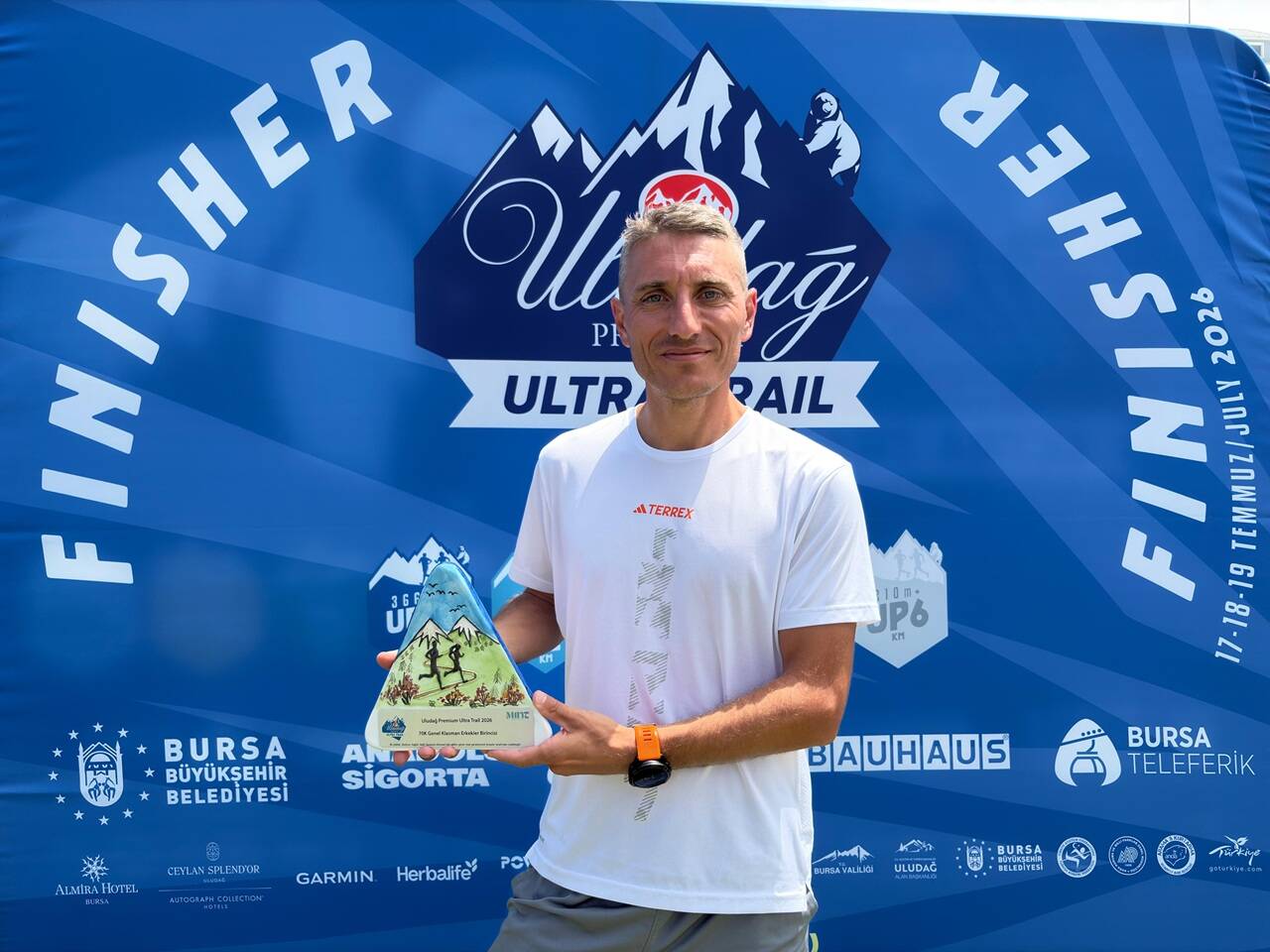 Uludağ Premium Ultra Trail'de madalyalar sahiplerini buldu 1 bursada uludag premium ultra trail kosusu sona erdi d74db7f798fc