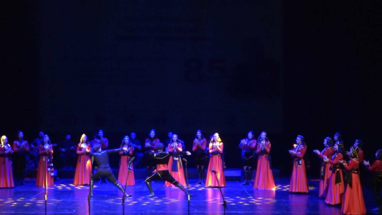 Bursa'da Uluslararası Chveneburebi Festivali 3 bursada uluslararasi chveneburebi festivali c635e40c9ad1