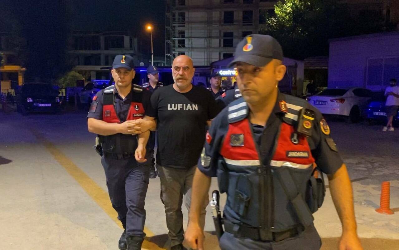 Bursa’da uyuşturucu operasyonu: Ünlü yönetmen ve kardeşi gözaltında 1 bursada uyusturucu operasyonu unlu yonetmen ve kardesi gozaltinda 1cf08aff660e