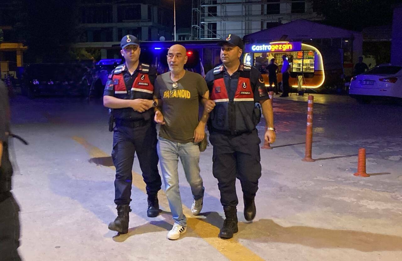 Bursa’da uyuşturucu operasyonu: Ünlü yönetmen ve kardeşi gözaltında 4 bursada uyusturucu operasyonu unlu yonetmen ve kardesi gozaltinda 2ef97965b95a
