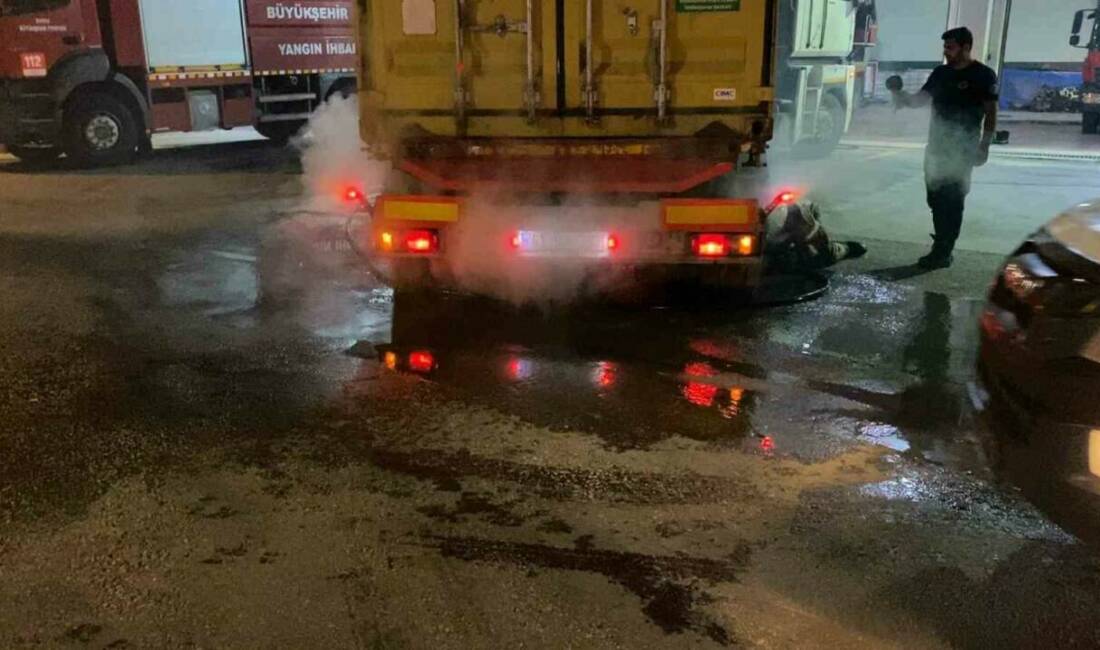 Bursa’da yanan tırı 10 kilometre sürdü Bursa’nın İnegöl ilçesinde seyir halindeki tırın arka lastiğinin patlaması sonucu