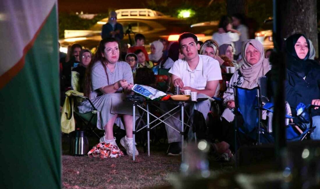 Bursa’da Yeşilçam nostaljisi yaşandı İznik Belediyesi tarafından düzenlenen İznik Yaz Etkinlikleri kapsamında, Türk sinemasının