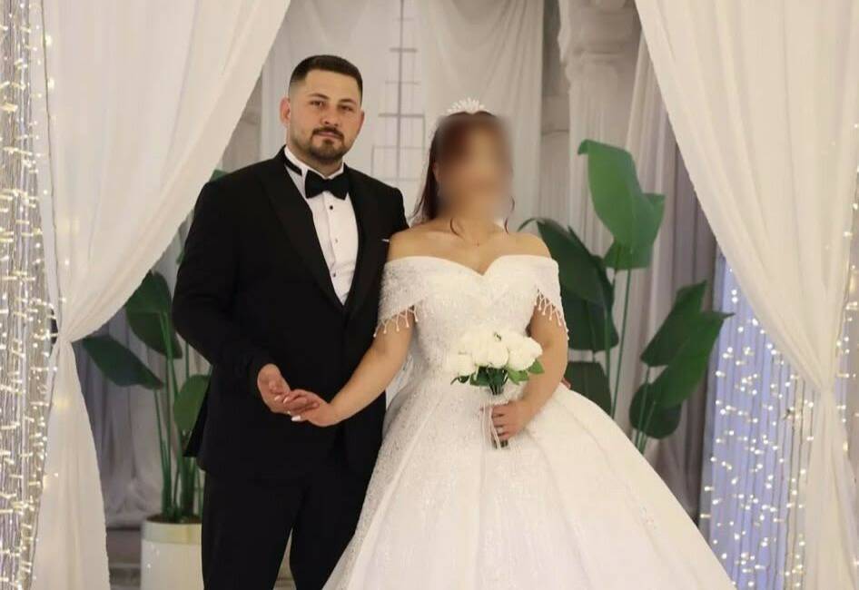 Bursa’da yürek dağlayan görüntüler: 10 gün önce evlenen Furkan’dan geriye bu anlar kaldı Bursa’nın Mudanya ilçesinde, trafik kazasında yaralanan sürücüye yardım etmek isterken