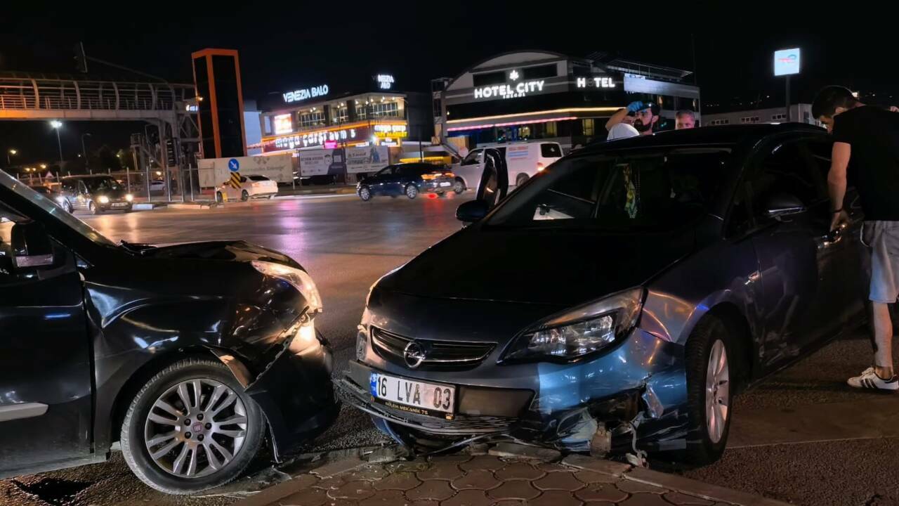 bursada zincirleme kaza yaralilar var 243914300532