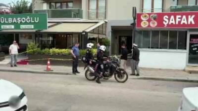 Bursa’nın Nilüfer ilçesinde 2 kişi, iddiaya göre alacak-verecek meselesi nedeniyle