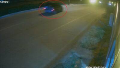 Bursa'nın İnegöl ilçesinde takla atan otomobildeki 2 kişinin yaralandığı kazanın