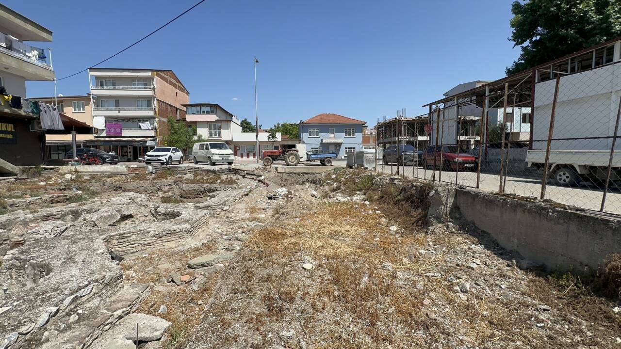Bursa'daki tarihi Roma dönemi kalıntısı için çağrı 4 bursadaki tarihi roma donemi kalintisi icin cagri 0e97f915fde3