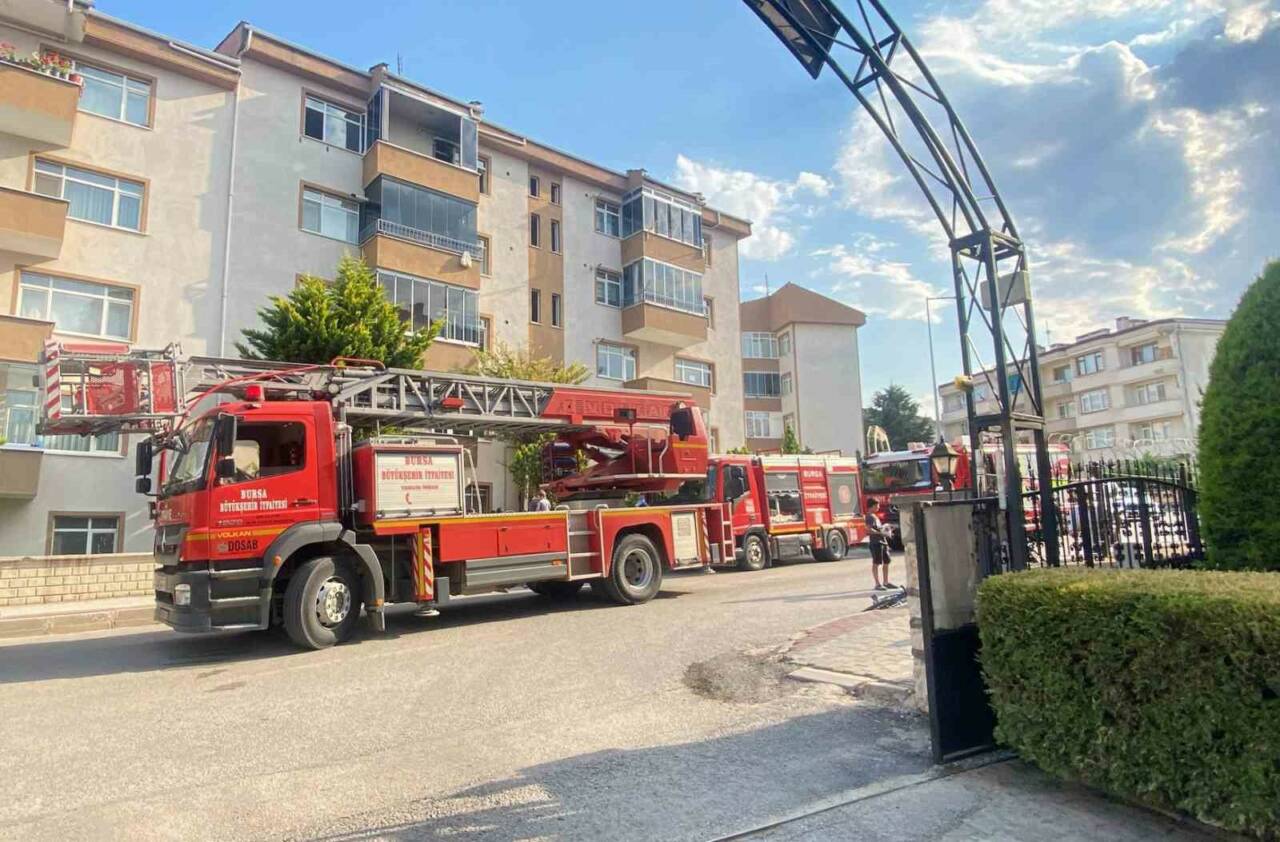 Bursa'daki yangında duygulandıran kurtarma 5 bursadaki yanginda duygulandiran kurtarma c2a9912f6afd