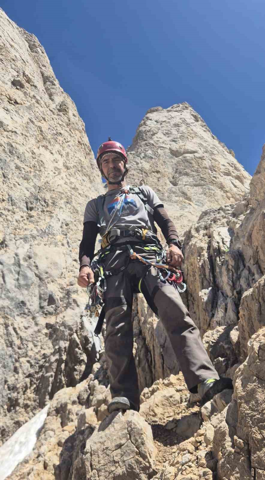 Bursalı dağcı, Cilo Dağı’nın zirvesinde kayboldu 5 bursali dagci cilo daginin zirvesinde kayboldu fdce733e79e4