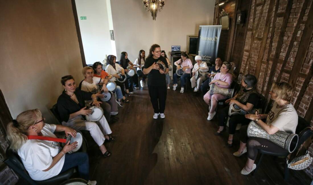 Bursa’da her sektörden kadınlar burada buluşuyor Yaklaşık 2 sene önce farklı meslek ve yaş gruplarından bir