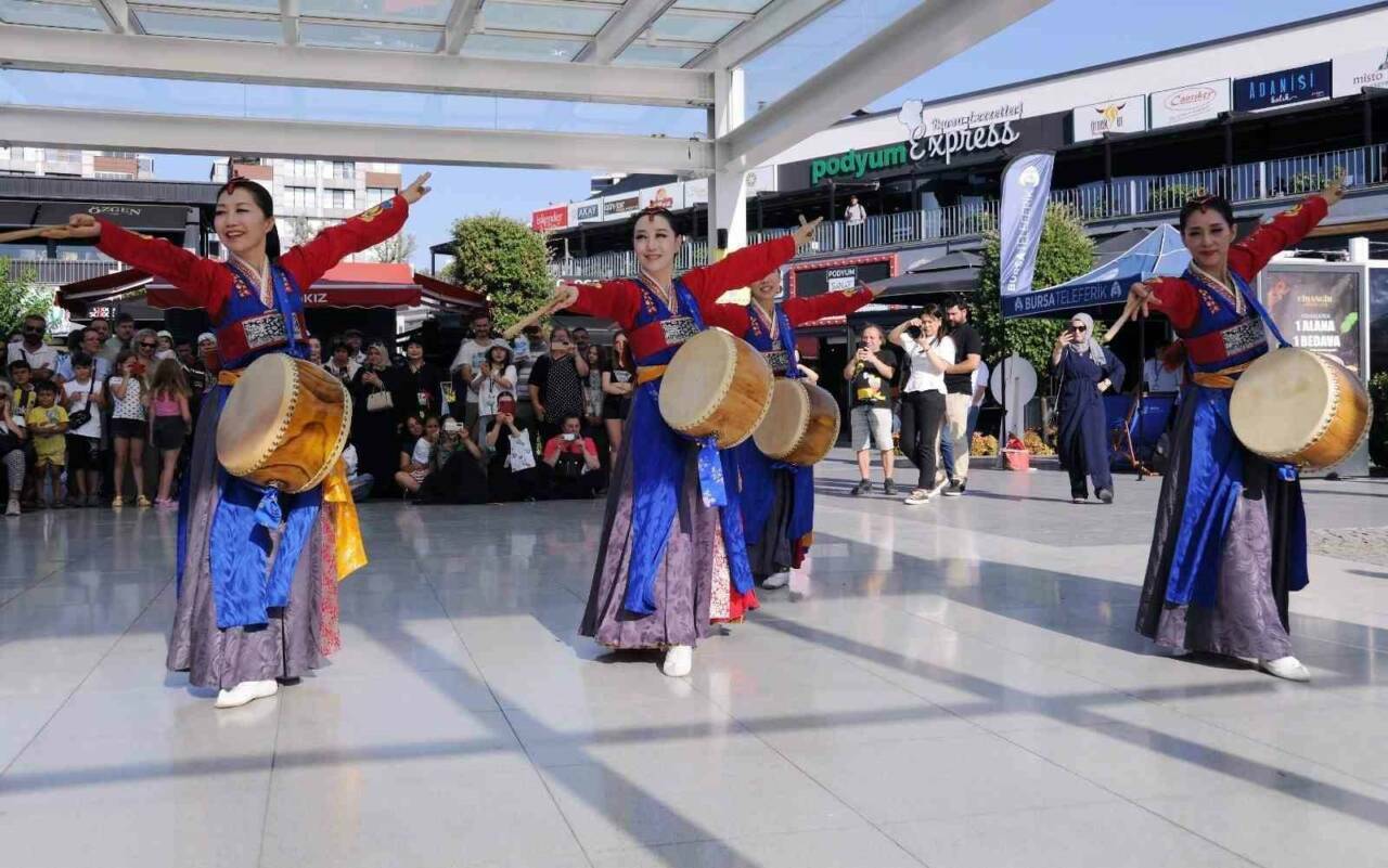 Bursa’nın dört bir yanında festival havası 2 bursanin dort bir yaninda festival havasi 28374959d072