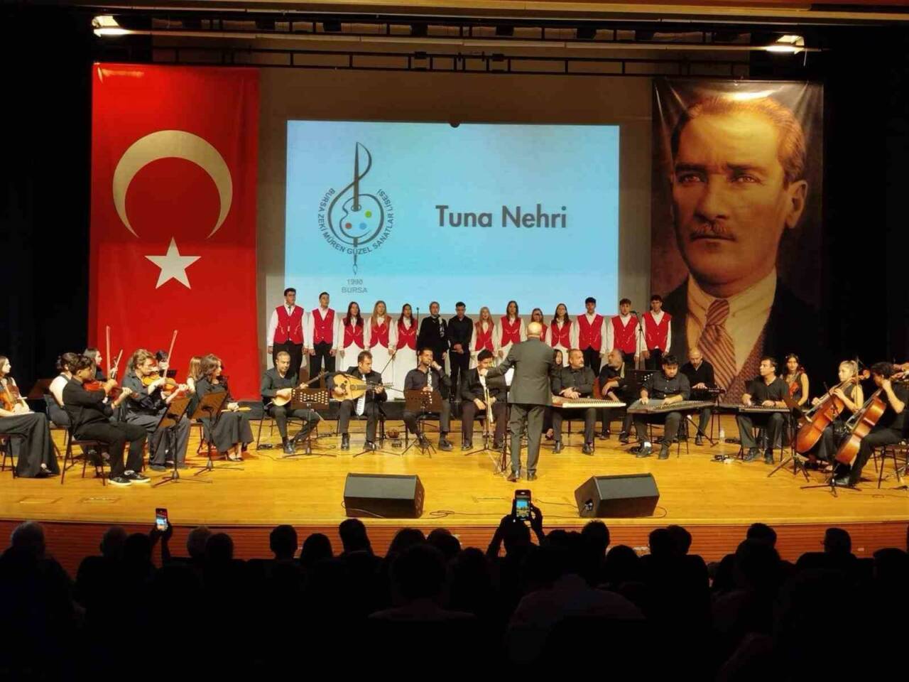 Bursa’nın kayıp ezgileri 15 Temmuz destanıyla yankılandı 3 bursanin kayip ezgileri 15 temmuz destaniyla yankilandi dbee652597c3