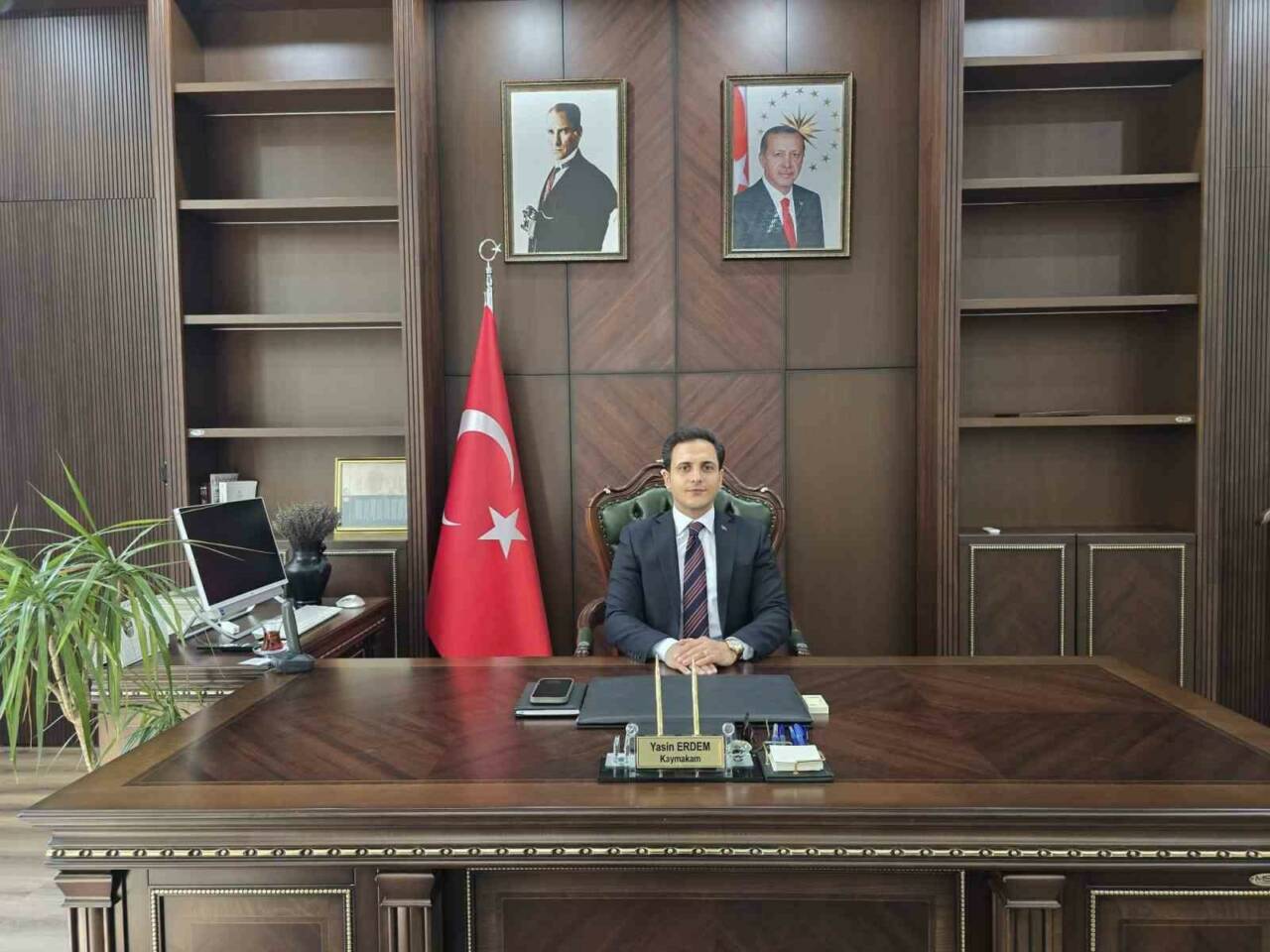 Bursa’nın Orhaneli ilçesine atanan Kaymakam Yasin Erdem görevine başladı.