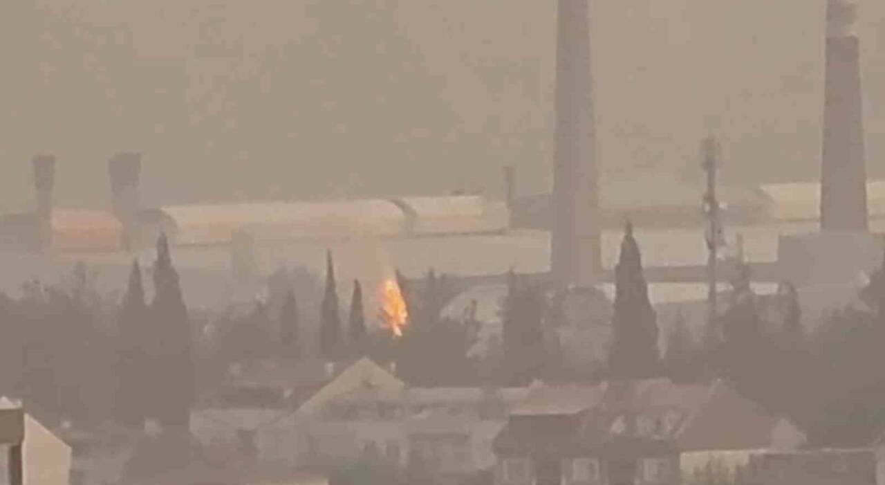 Çanakkale’de yıldırım yangın çıkardı 1 canakkalede yildirim yangin cikardi e8de40cc56d2