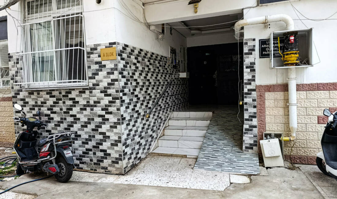 Cani eş dehşeti: Çekiçle dövüp, bıçakla boğazını kesti Adana'da D.G. (43), dini nikahla birlikte yaşadığı Khatice Cami'yi (38)