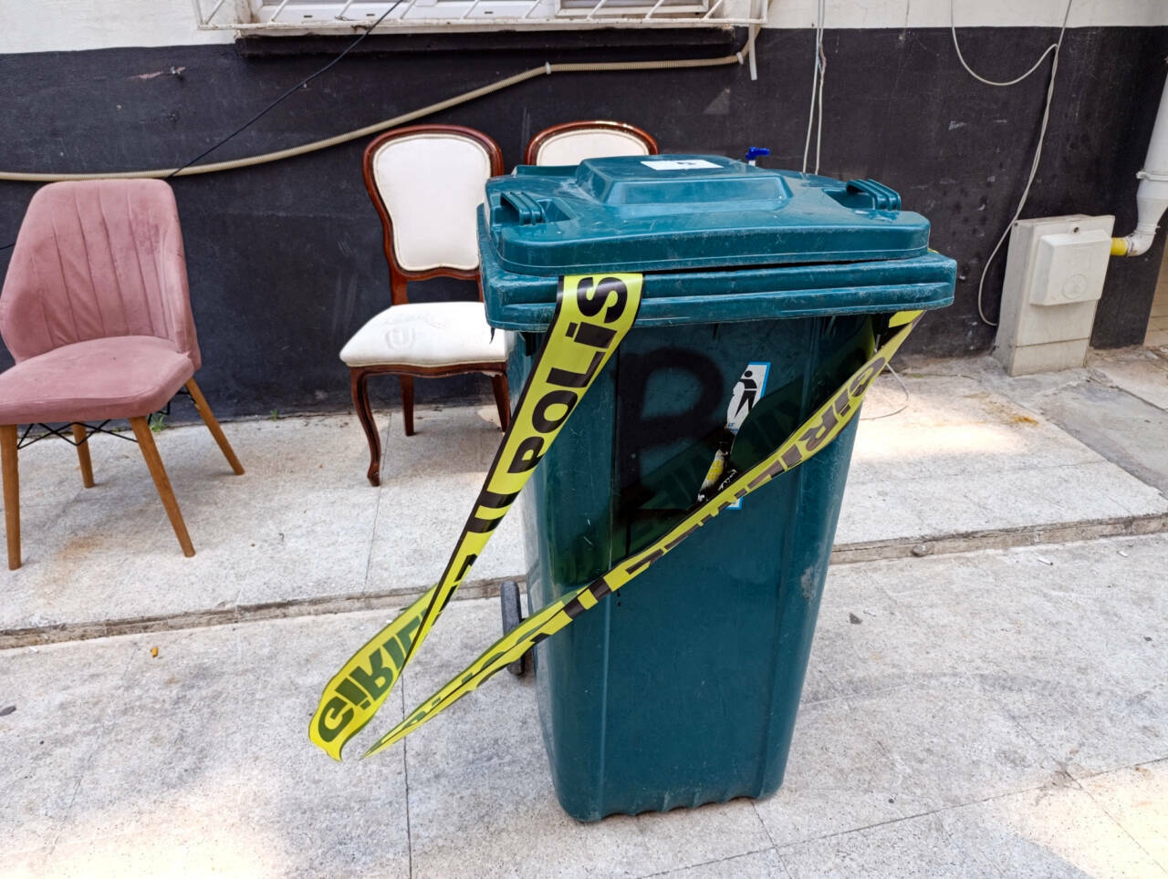 Cani eş dehşeti: Çekiçle dövüp, bıçakla boğazını kesti 1 cani es dehseti cekicle dovup bicakla bogazini kesti 81e489ca7cab