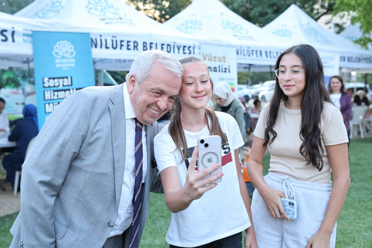 Nilüfer Belediye Başkanı Şadi Özdemir, Beşevler sakinleriyle bir araya geldi.