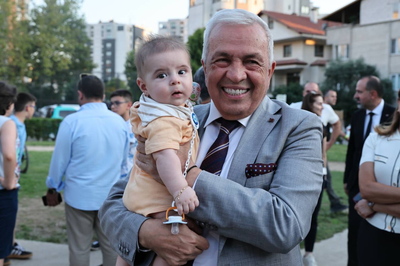 Başkan Şadi Özdemir, Beşevler sakinlerini dinledi 9 Başkan Şadi Özdemir, Beşevler sakinlerini dinledi