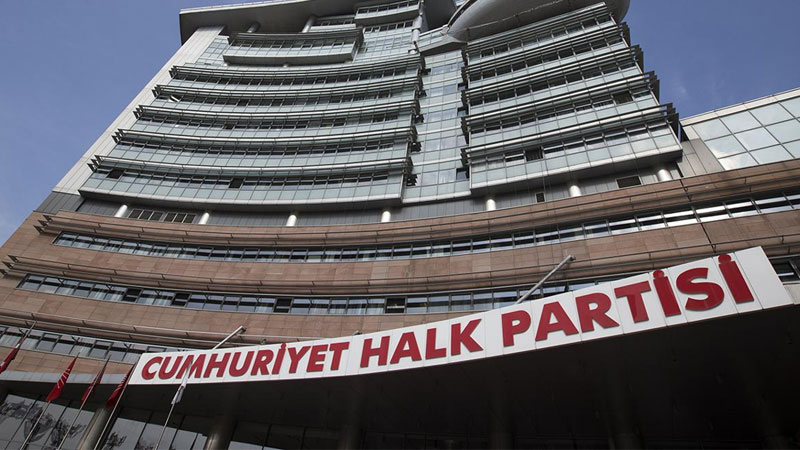 CHP’de Özel’in ekibinden yeni adım CHP'de Özgür Özel'in ekibi olağanüstü kurultay ve çağrı heyeti talebi