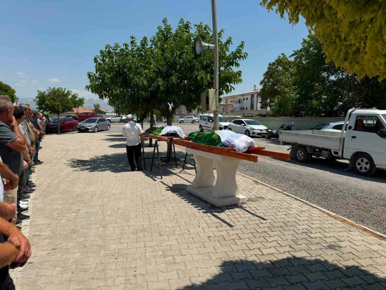Cinayete kurban giden anne ve kızına acı veda 1 cinayete kurban giden anne ve kizina aci veda 5fe571e335e8