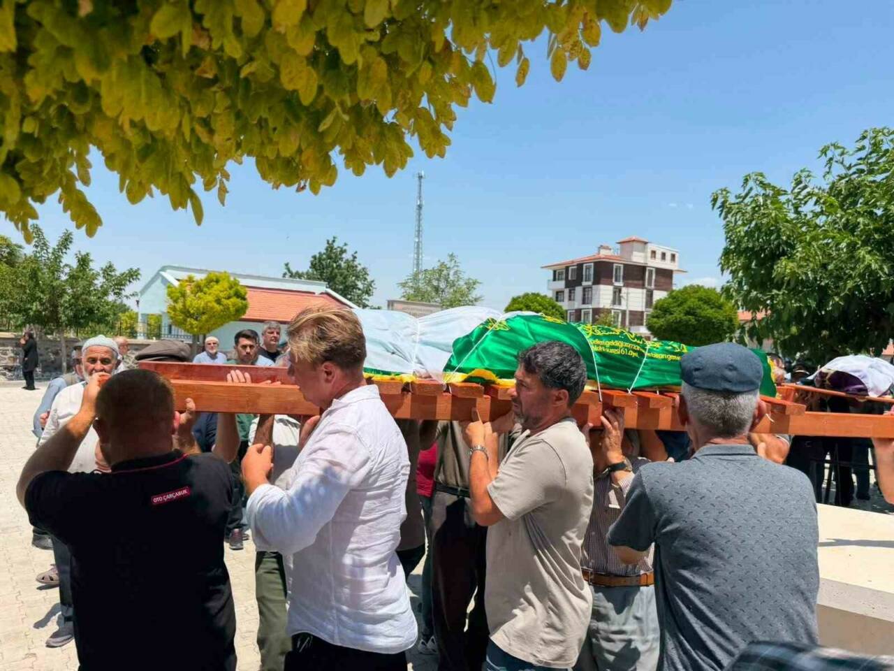 Konya’da cinayete kurban giden anne ve kızı, Karapınar ilçesinde son