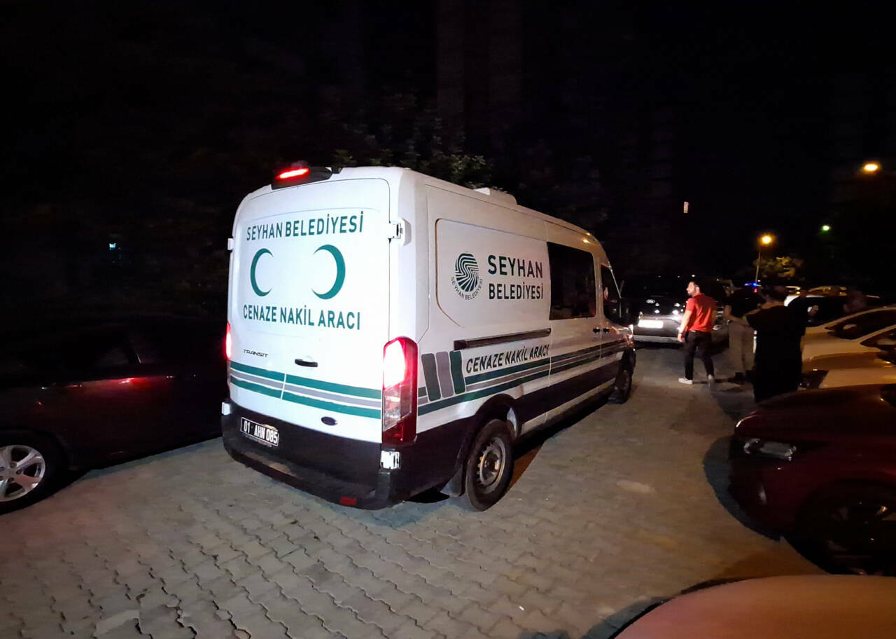 cocugunun gozu onunde vahset kizina kapiyi actirip esini katletti 3081e9bf8c0f