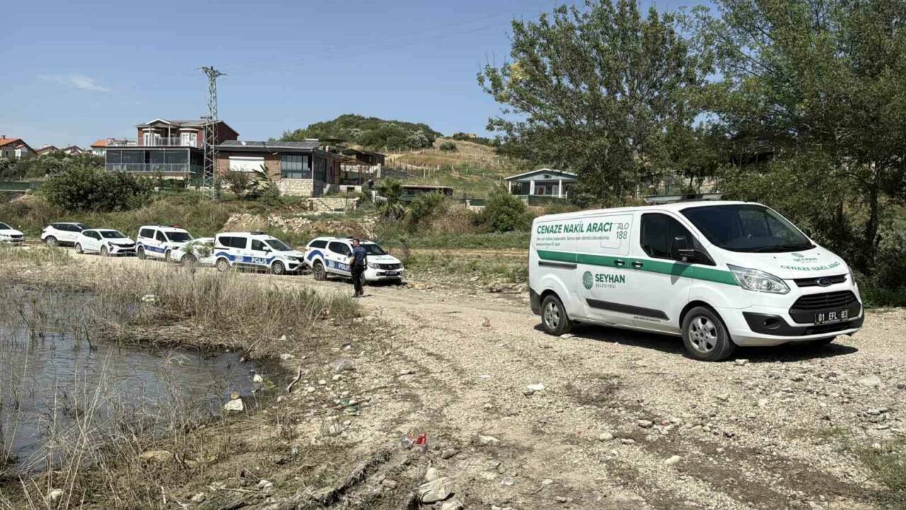 Çocuğunun terliğini almak için suya girdi, boğulup hayatını kaybetti 1 cocugunun terligini almak icin suya girdi bogulup hayatini kaybetti 7ae54b870ae9