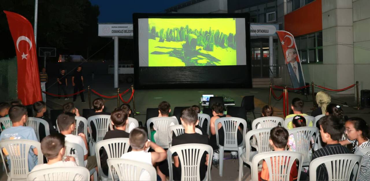 Bursa'da çocuklar için gezici yazlık sinema 4 cocuklara yazlik sinema 4