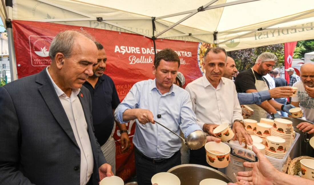Osmangazi’nin aşure kazanlarının cuma durağı Hüdavendigar oldu Osmangazi Belediyesi tarafından Muharrem ayının paylaşma, dayanışma ve bereket geleneğini