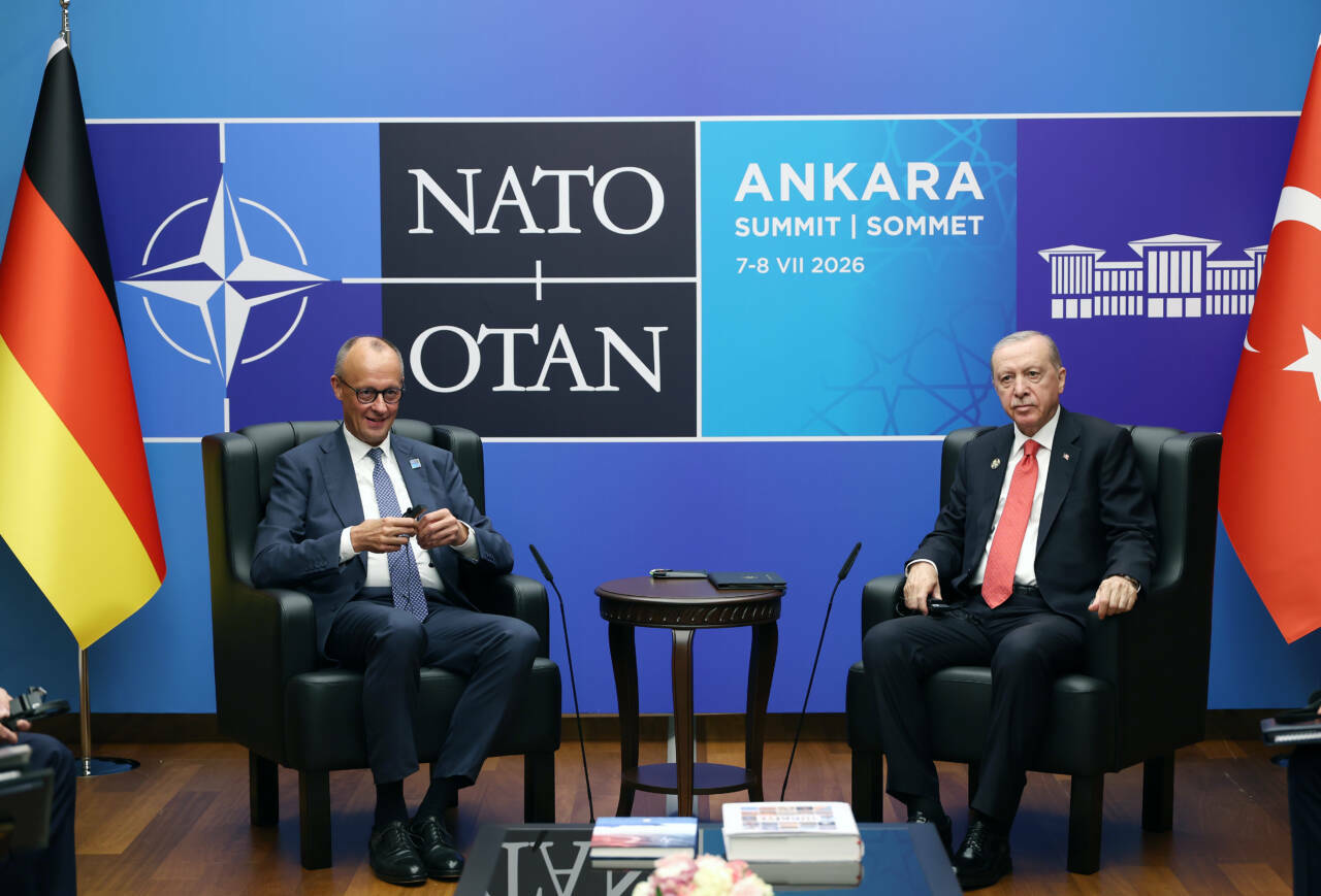 cumhurbaskani erdogan almanya basbakani merz ile bir araya geldi 0b56677f3973