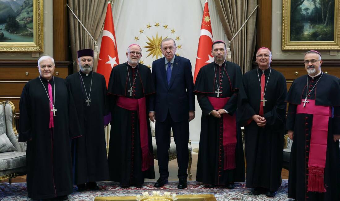 Cumhurbaşkanı Erdoğan Türkiye Katolik Episkoposlar heyetini kabul etti Cumhurbaşkanı Recep Tayyip Erdoğan, Türkiye Katolik Episkoposlar heyetini Cumhurbaşkanlığı Külliyesi'nde