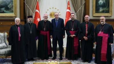 Cumhurbaşkanı Recep Tayyip Erdoğan, Türkiye Katolik Episkoposlar heyetini Cumhurbaşkanlığı Külliyesi'nde