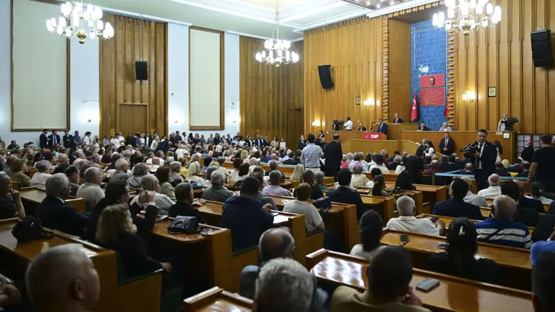 CHP’de saflar netleşiyor: İstifa haberinden sonra ilk “Kalıyorum” mesajı geldi Bir süredir "mutlak butlan" tartışmaları yaşanan CHP'de gözler, milletvekillerinin verecekleri
