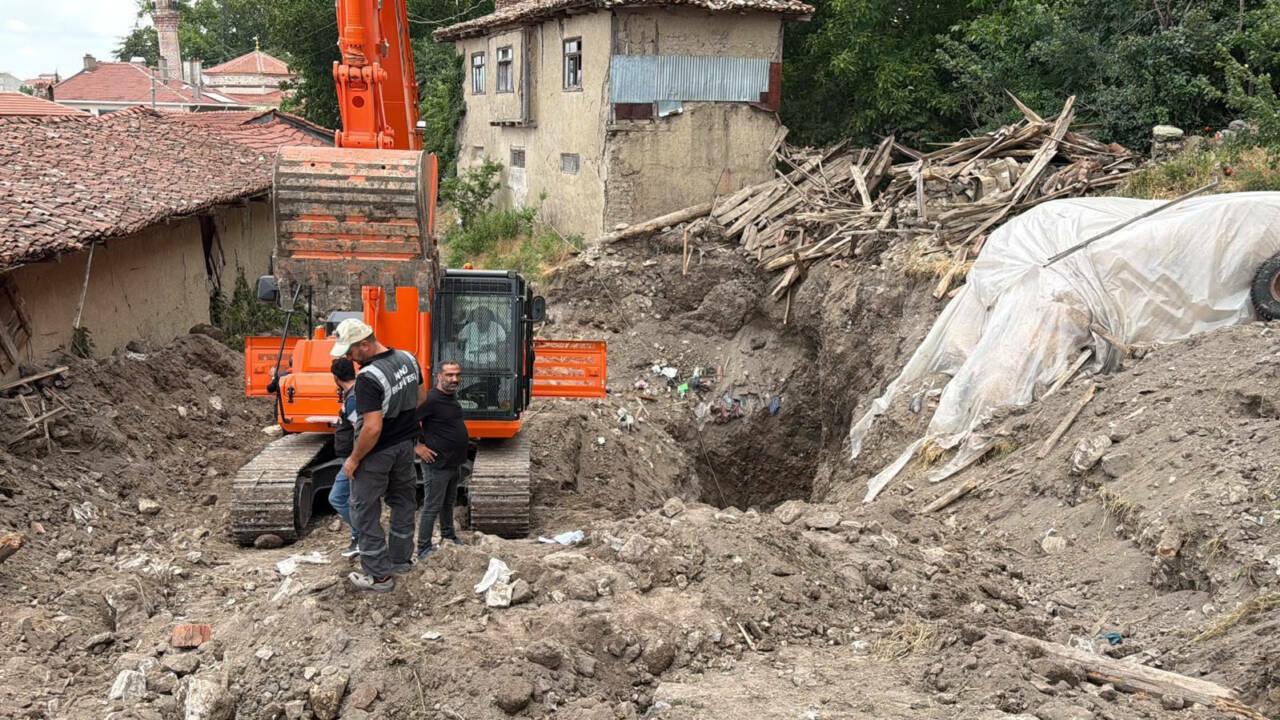 Define ararken tünel çöktü; 1 ölü 4 define ararken tunel coktu 1 olu 3ed12cd5f21c