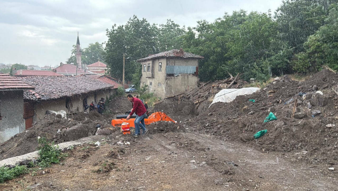 Define ararken tünel çöktü; 1 ölü 3 define ararken tunel coktu 1 olu e6ff550f2fbe