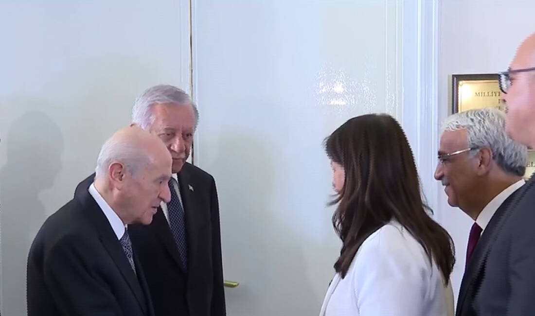 DEM Parti heyetinden Bahçeli’ye ziyaret DEM Parti heyeti, MHP Genel Başkanı Devlet Bahçeli'yi ziyaret etti.