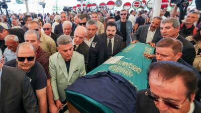 CHP'nin eski Genel Başkanı Deniz Baykal’ın eşi Olcay Baykal (89),