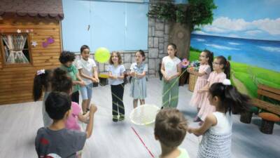 Osmangazi Belediyesi’nin Hüdavendigar Yetenek Evi’nde başlattığı drama atölyesi, çocukların yaz