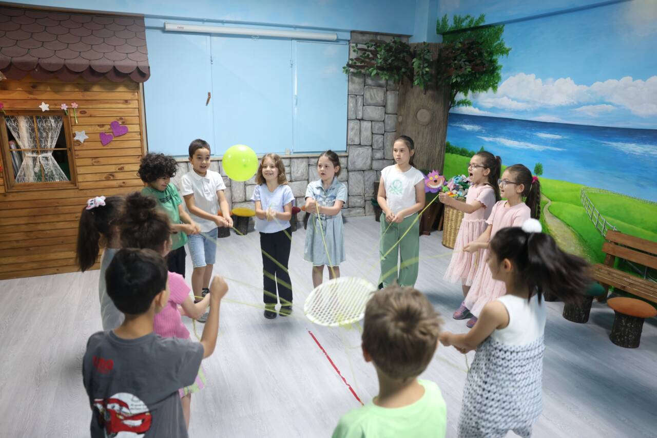 Osmangazi Belediyesi’nin Hüdavendigar Yetenek Evi’nde başlattığı drama atölyesi, çocukların yaz