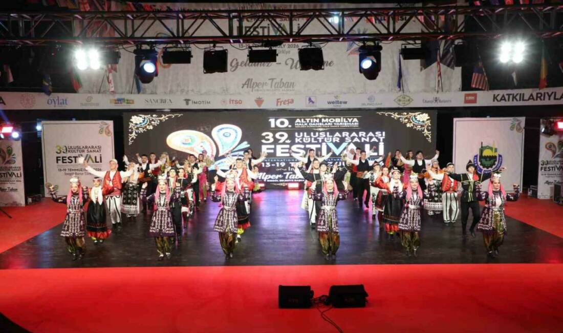 Dünyanın renklerini İnegöl’de buluşturan festival başladı İnegöl’ün kültürel mirasını yaşatan ve yıllar içerisinde şehrin marka organizasyonlarından