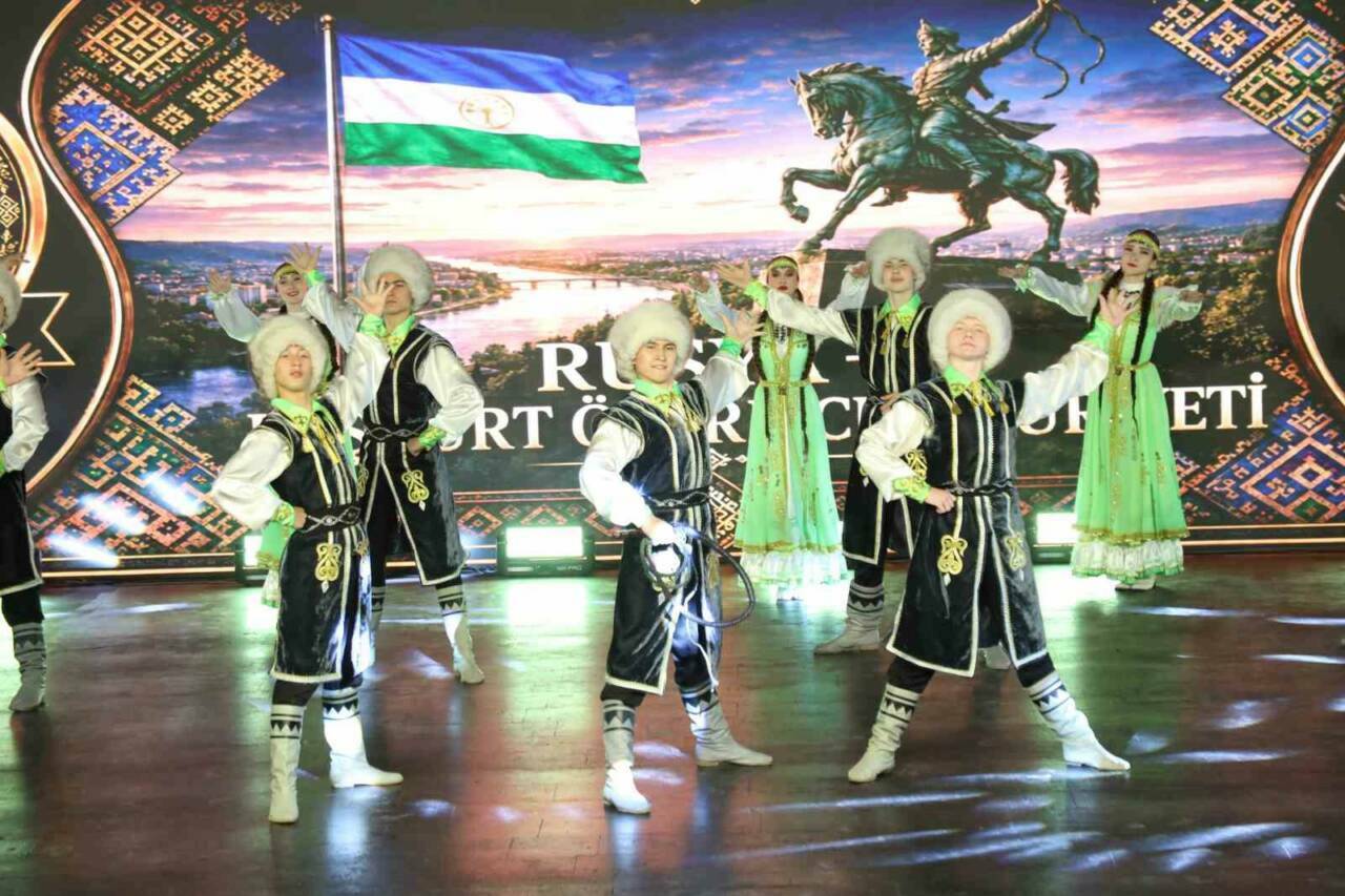 Dünyanın renklerini İnegöl’de buluşturan festival başladı 1 dunyanin renklerini inegolde bulusturan festival basladi aa0be8f7e3d4