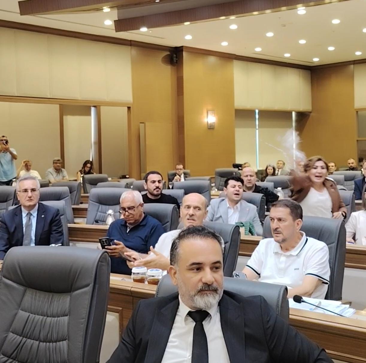 Bursa Büyükşehir Meclisi'nde 'İnönü' sözleri sonrası ortalık karıştı, su fırlatıldı! 4 e2c8a2c7 2bae 43dd 83f4 2afb9a9ff2b7