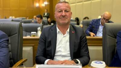 ​Bursa Büyükşehir Belediye Meclisi'nin Mudanya ve Karacabey sahillerindeki büfe, şezlong