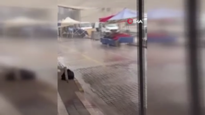 Bursa’nın Karacabey ilçesinde sağanak yağış hayatı olumsuz etkiledi. Bir çok