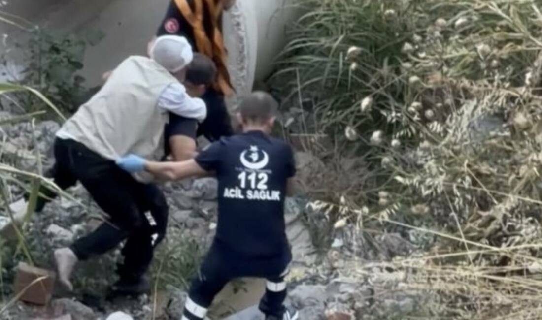 Bursa’da uçurumdan düşen yaralıyı sırtında taşıdı Bursa’nın Mustafakemalpaşa ilçesinde yaklaşık 20 metrelik yükseklikten düşerek yaralanan 48